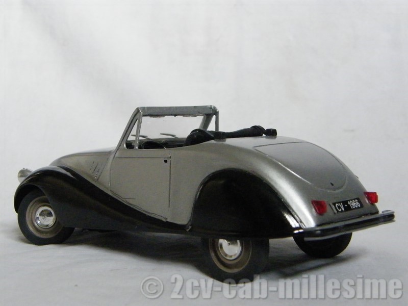 miniature au 1/18ème 2 cv cabriolet millesime