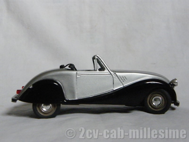 miniature au 1/18ème 2 cv cabriolet millesime