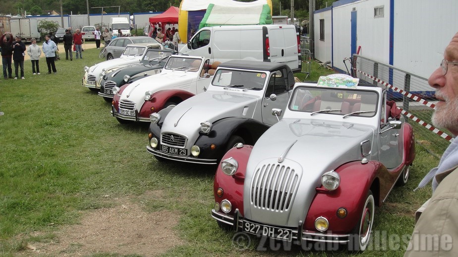 2 cv cabriolet millesime 20ème rencontre des 2 cv clubs de france Lavaré 2013