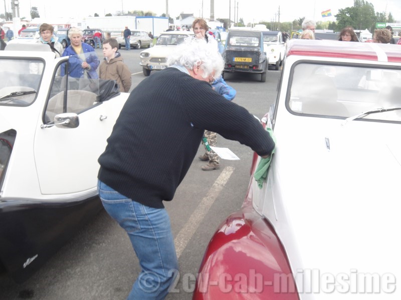 2 cv cabriolet millesime 19ème rencontre des 2 cv clubs de france chateaubriant 2012