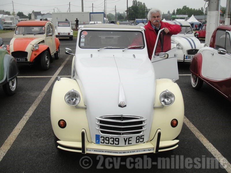 2 cv cabriolet millesime 19ème rencontre des 2 cv clubs de france chateaubriant 2012
